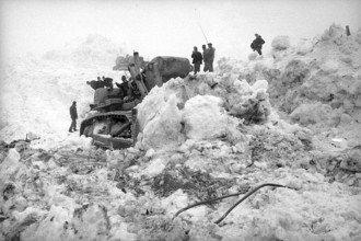 Mattmark glacial ice avalanche, military rescue vehicles, 1965
