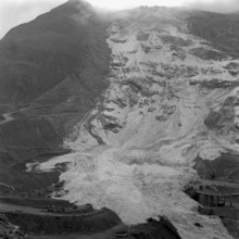 Mattmark glacial ice avalanche, nighttime search for missing workers, 1965
