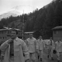 Mattmark glacial ice avalanche, search for missing persons, 1965