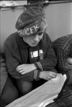 Prague 1968 after the invasion of the Warsaw Pact troops: young people resist