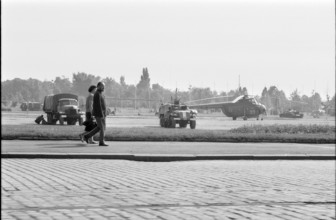 Prague 1968 after the invasion of the Warsaw Pact troops: young men resist