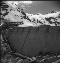 Lucendro Dam construction site 1946