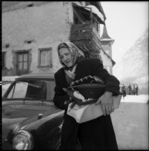 Herbriggen VS, threatened by landslide, evacuation; 1959