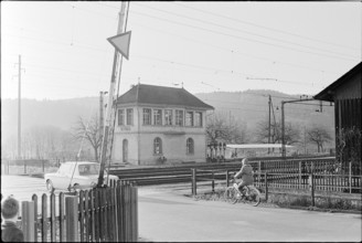 Level crossing with barrier at Wettingen station 1969
