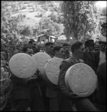 Cheese donation in Vissoie, Valais 1941