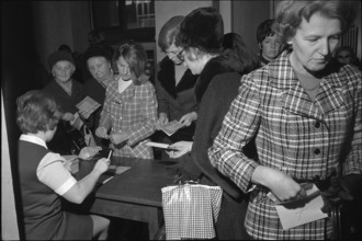 Zurich women at the ballot box for the first time, 1969