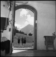 Girl Scouts in Adelboden, 1952