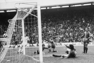 NLA Championship 1973/74: FCZ  FC Basel; Rutschmann, goalkeeper Kunz, Mundschin, Fischli, Hasler