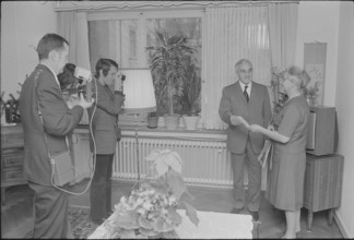 The 1,000,000th concessionaire in Switzerland is celebrated; 1972
