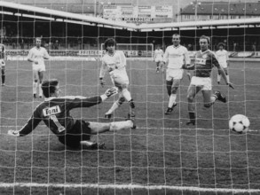 NLA Championship 1984/85: FCZ  FC Winterthur; Kraus, goalkeeper Chelos, goalscorer Kundert,