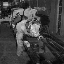 Assembly plant; assembly hall, body shop; 1956