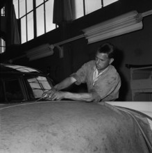 Assembly plant; assembly hall, body shop; 1956