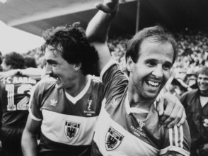 Cup winner 1985, FC Aarau: Charly Herberth and goalscorer Walter Iselin