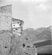 Castle ruins in Haldenstein, 1942