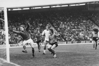 NLA Championship 1974/75: FCZ  GC; goal for FCZ by Katic (R)