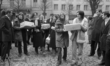 Initiative to create a civilian service, submitted in 1972