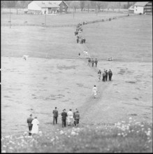 Hundwil: On the way to the 1959 Landsgemeinde