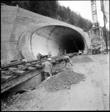 Construction of the Kerenzerberg railway tunnel, ca. 1960