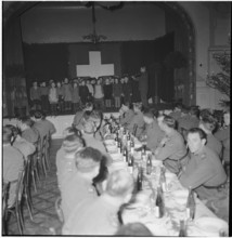 Soldiers' Christmas; children's choir performance; 1940