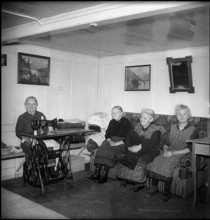 Women in the Gais retirement home, 1947