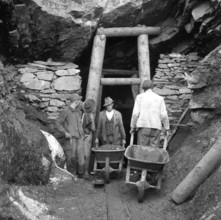 Miners; gallery; Kandergrund coal mine; 1940.