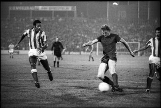 Cup winners cup 1975/76: FC Basel - Athletico Madrid; Eigil Nielsen.