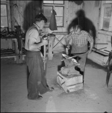 Building site Rheinau power station, smithy 1953.
