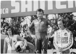 Motorcycle GP Imola 1974: Winners ceremony with Bruno Kneubühler.
