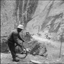Luzzone dam: building site, blasting works 1960.