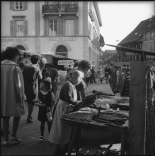 People strolling trough the market in Lenzburg 1966.