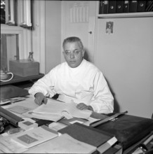 Dr. Fust, pharma developper at Roche, Basel 1952.
