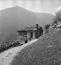 Post office in Cavajone; 1942.