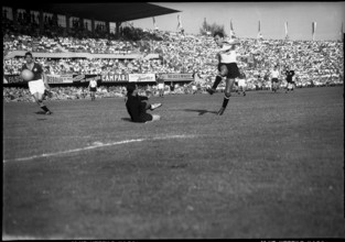 Football WC quarter final 1954: Switzerland - Austria.