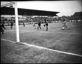 Football WC in Switzerland 1954: Brazil - Mexico.