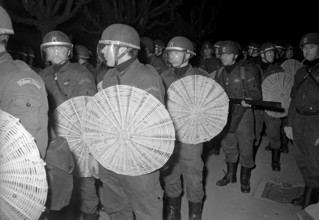Policemen at Béliers demonstration in Reconvilier, 1972.