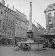 Geneva: fountain; Place du Molard; 1958.