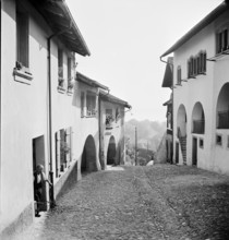 Erlach; cobbled lane; 1940.
