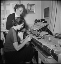 Producing a Smyrna carpet, 1951.
