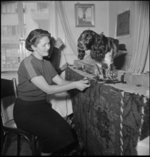 Producing a Smyrna carpet, 1951.