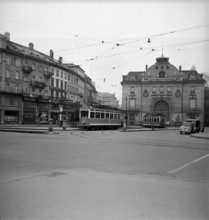 WW 2: air raid warning, Zurich 1939: Paradeplatz.