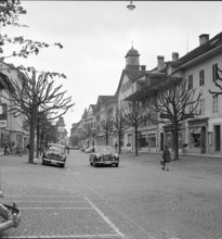 Cobblestone pavement on a street in Langenthal BE; 1957.
