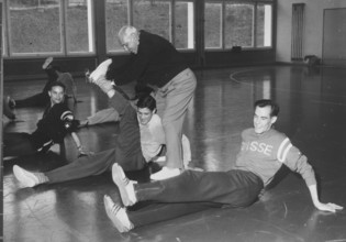 Prof. Otto Misangyi with olympic squad, Berne 1959.