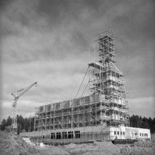 Building the temple of the Mormons in Zollikofen, 1955.