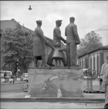 Sculpture of Karl Geiser on the Helvetiaplatz, 1964.