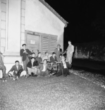 May parade of the young people of Maienfeld, 1944.