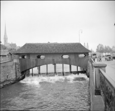 Old wooden Bridge over Limmat, Zürich 1946.