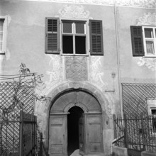 Gate decorated with ornaments, 1942.