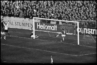 WC qualifier 1965: Switzerland - Netherlands.