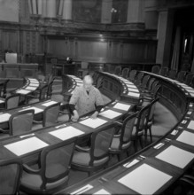 Federal Parliament, empolyees prepare for the session; 1960.