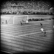 WC qualifier 1957: Switzerland - Spain.
